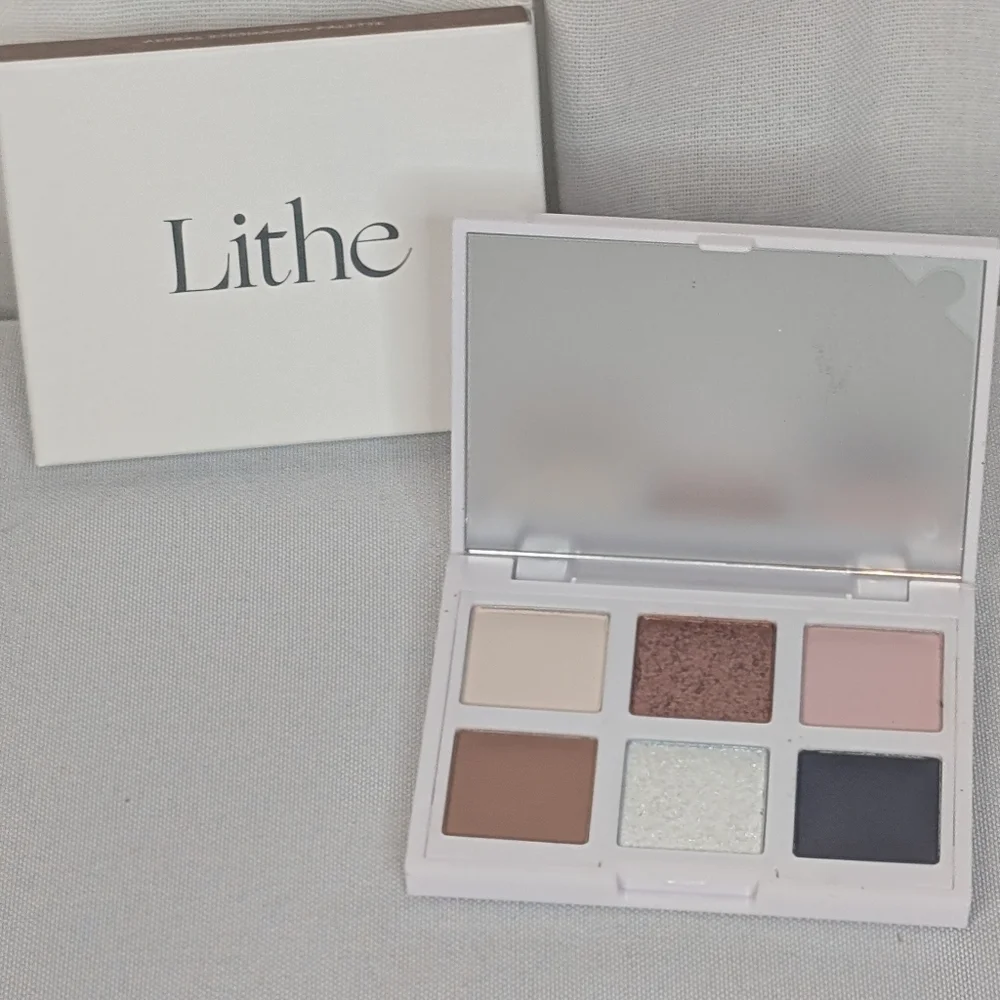 Lithe Astral Eyeshadow Palette - Neutral and Bold Shades NIB